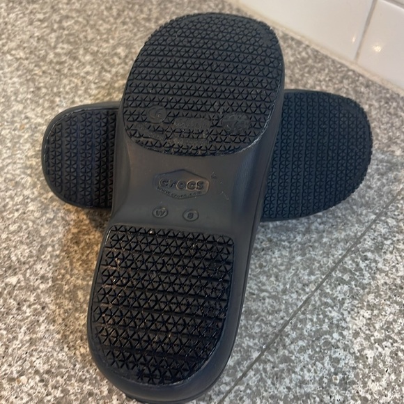 Crocs Neria Pro II Black Graphic Rose Womens 8 Slip On Work Clogs Dual Comfort - Picture 5 of 6